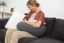 Doomoo Buddy Classic Anthracite Voedingskussen B12 -Winkel Voor Babyverzorgingsproducten doomoo buddy classic anthracite voedingskussen b12 21