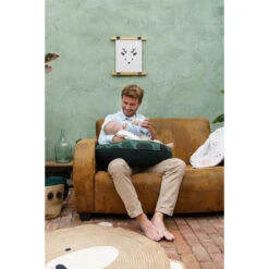 Doomoo Buddy Green Forest Voedingskussen B80 -Winkel Voor Babyverzorgingsproducten doomoo buddy green forest voedingskussen b80 2